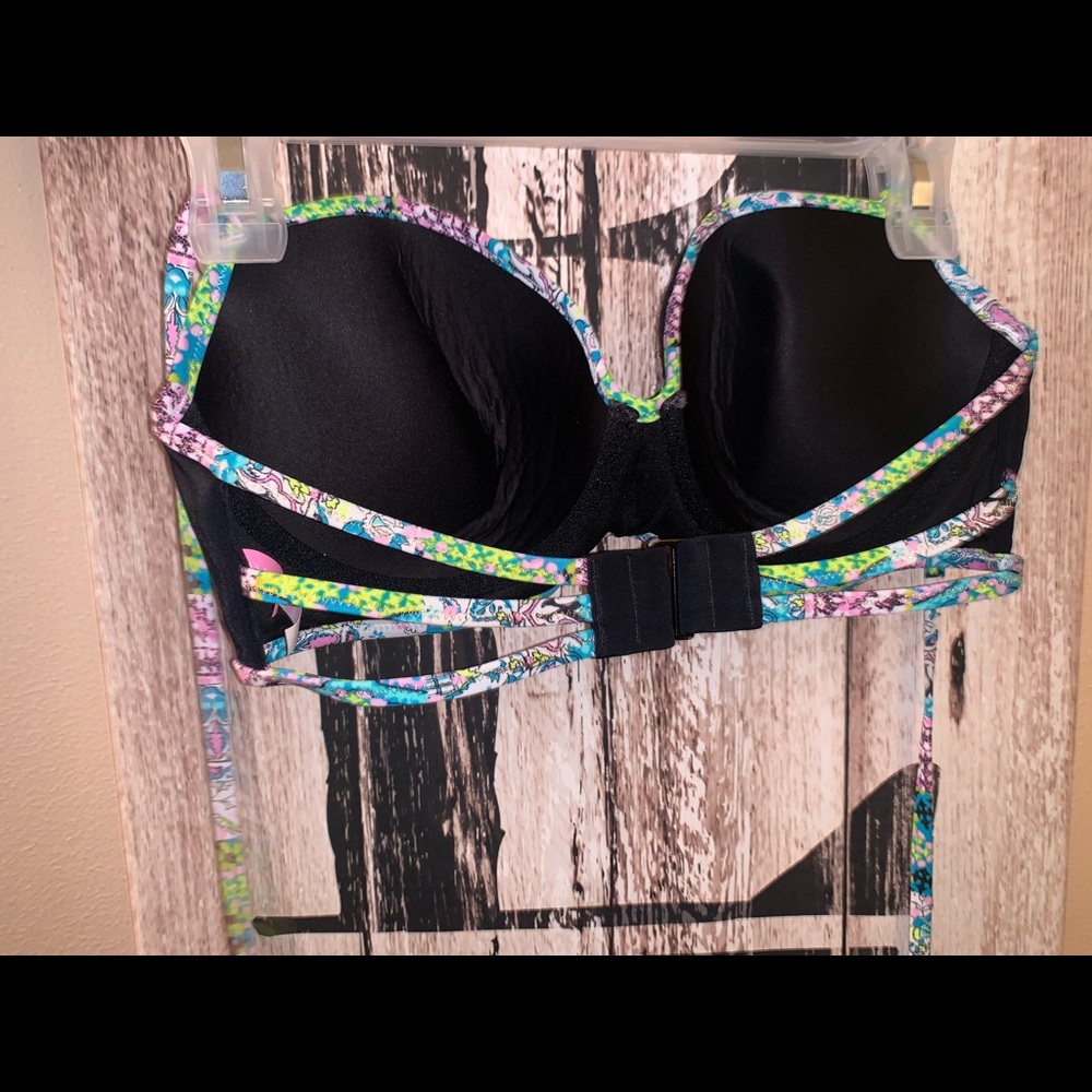 Victoria’s Secret 34DD Swim Top